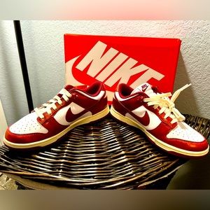 Nike vintage red dunk low